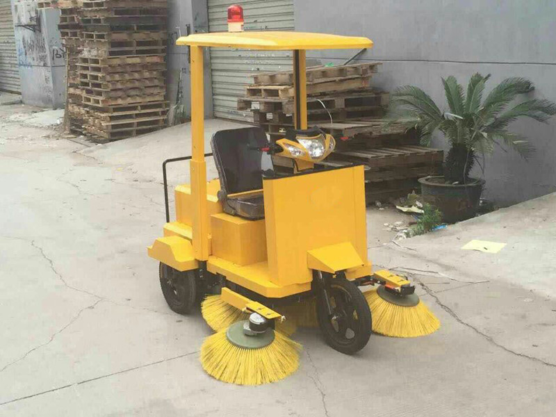 駕駛式道路清掃機
