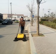 <b>養雞場專用掃地機即將成為雞舍的必備工具</b>